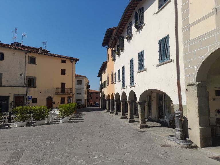 Piazza Potente, Reggello